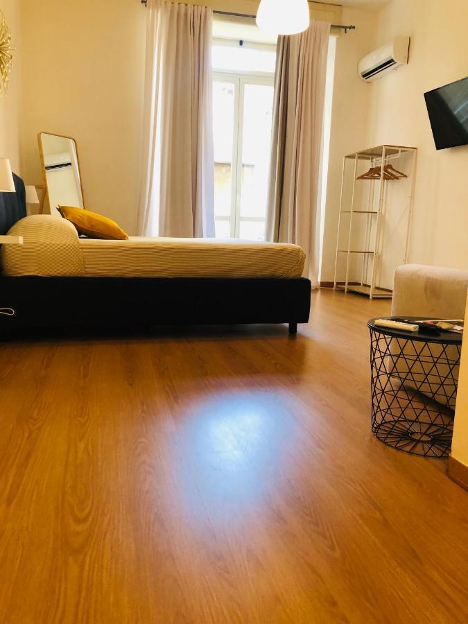 Dimora Paladino Bed & Breakfast Наполи Екстериор снимка